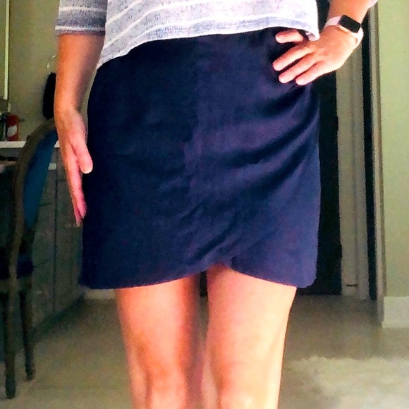 Mini skirt - Picture 3 of 10